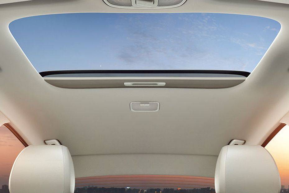 Sunroof Image of Verna