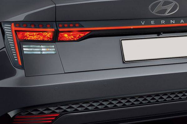 Tail lamp Image of Verna