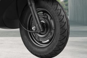 Front Tyre View of Scooty Zest