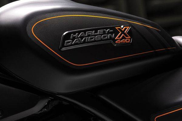 harley fuel tank service cover