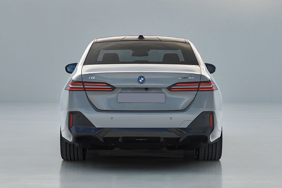 Rear back Image of 5 Series 2024