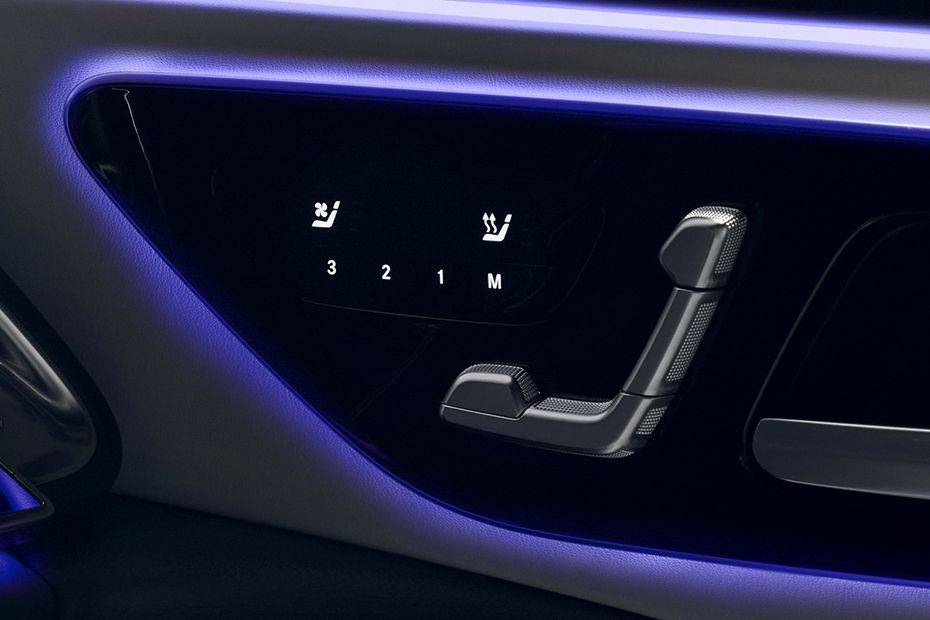 Seat adjustment controls/levers Image of E-Class 2024