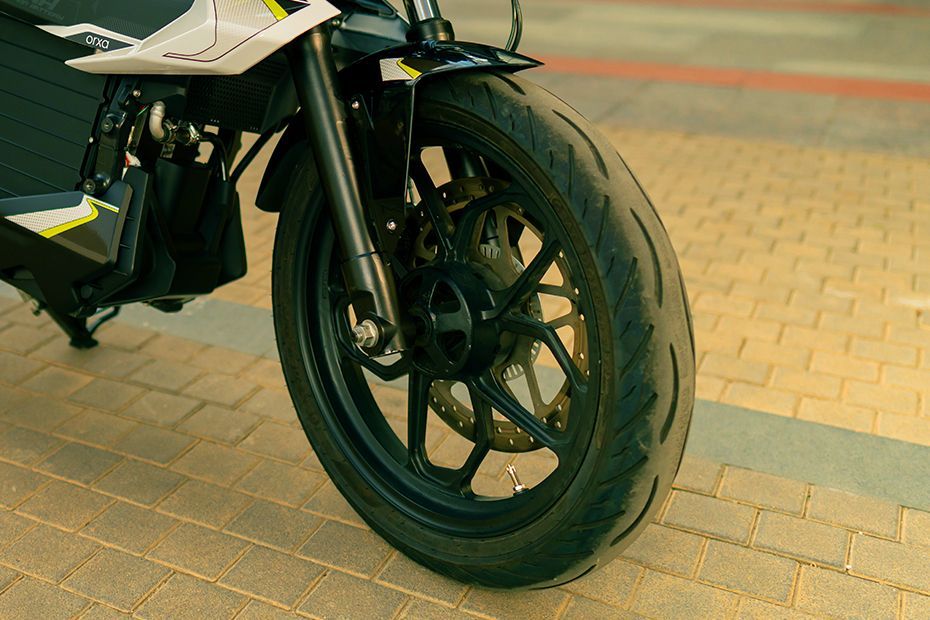 Front Tyre View of Mantis