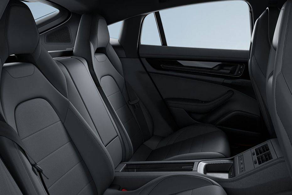 Rear interior from right side door Image of Panamera