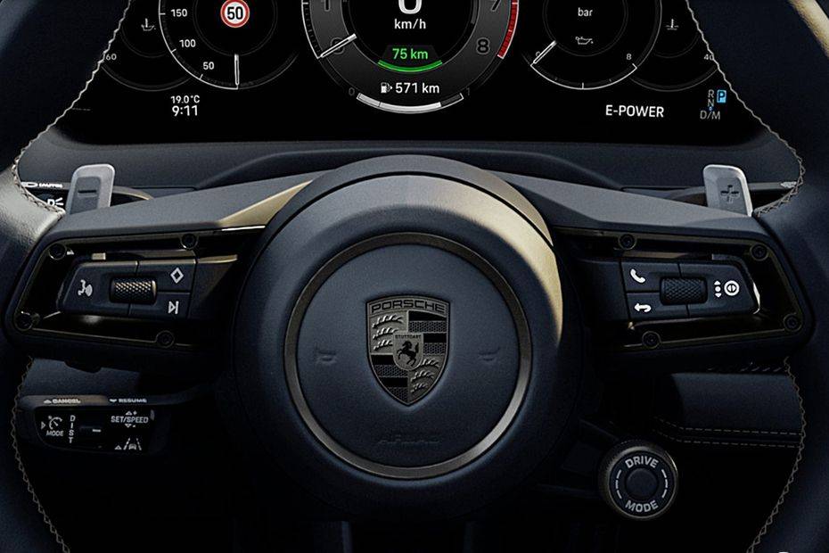 Steering buttons left Image of Panamera