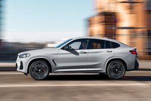 Side mirror rear angle Image of X4