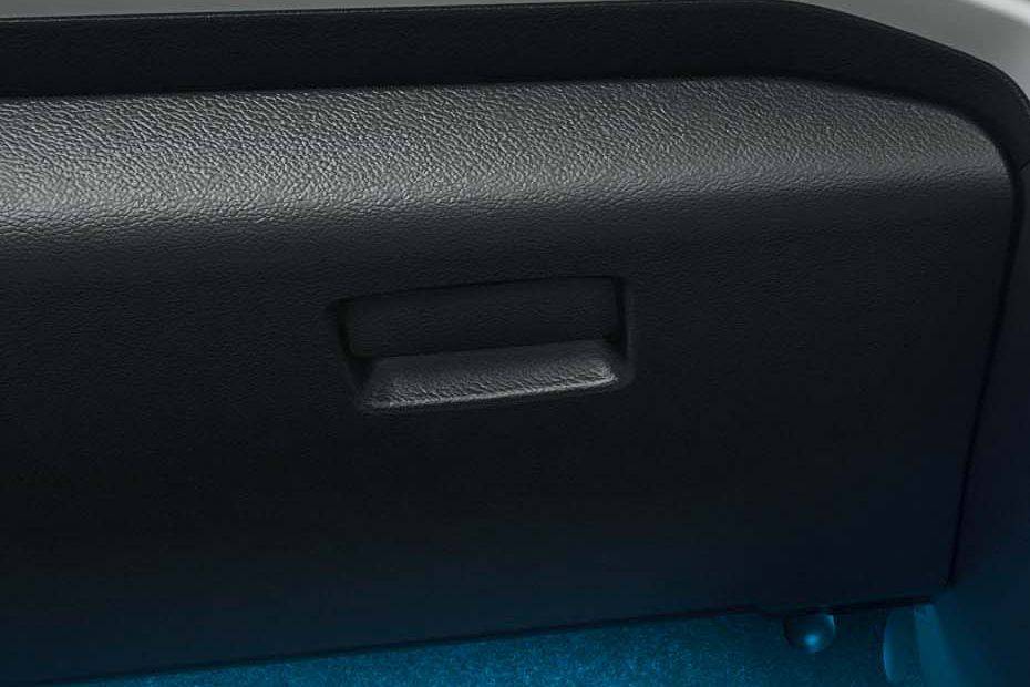 Glove box Image of Brezza