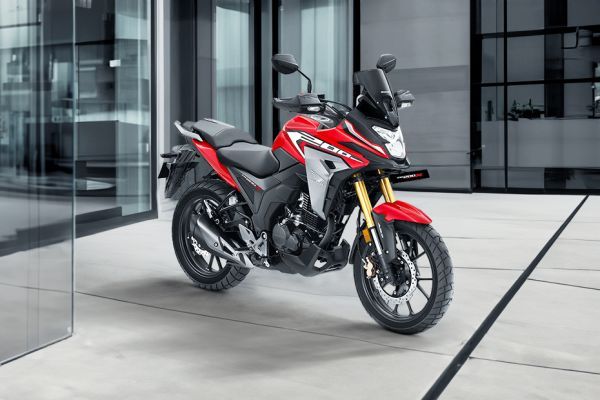Right Side View of CB200X