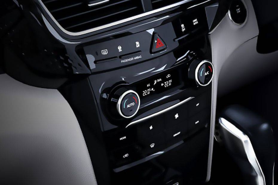 AC controls Image of XUV 3XO