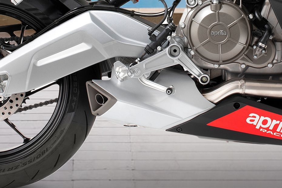 Exhaust View of RS 660