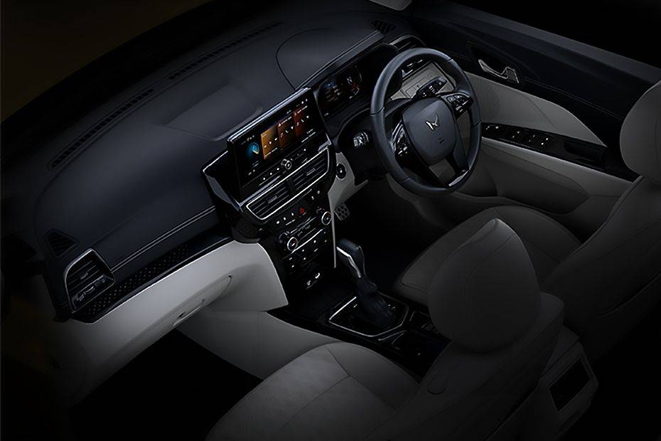 Full dashboard center Image of XUV 3XO