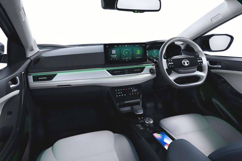 Full dashboard center Image of Curvv EV