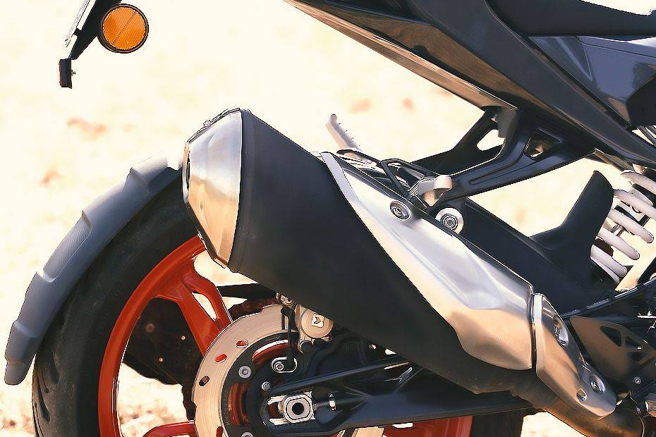 Exhaust View of Apache RR 310