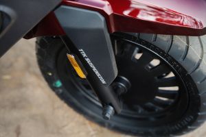 Front Suspension View of Tennis