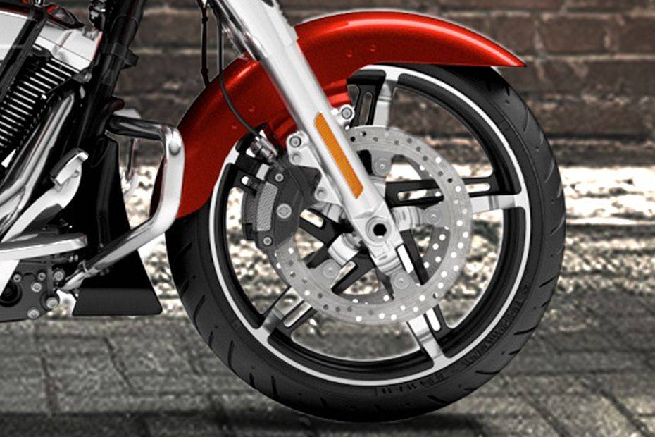 Front Tyre View of Street Glide