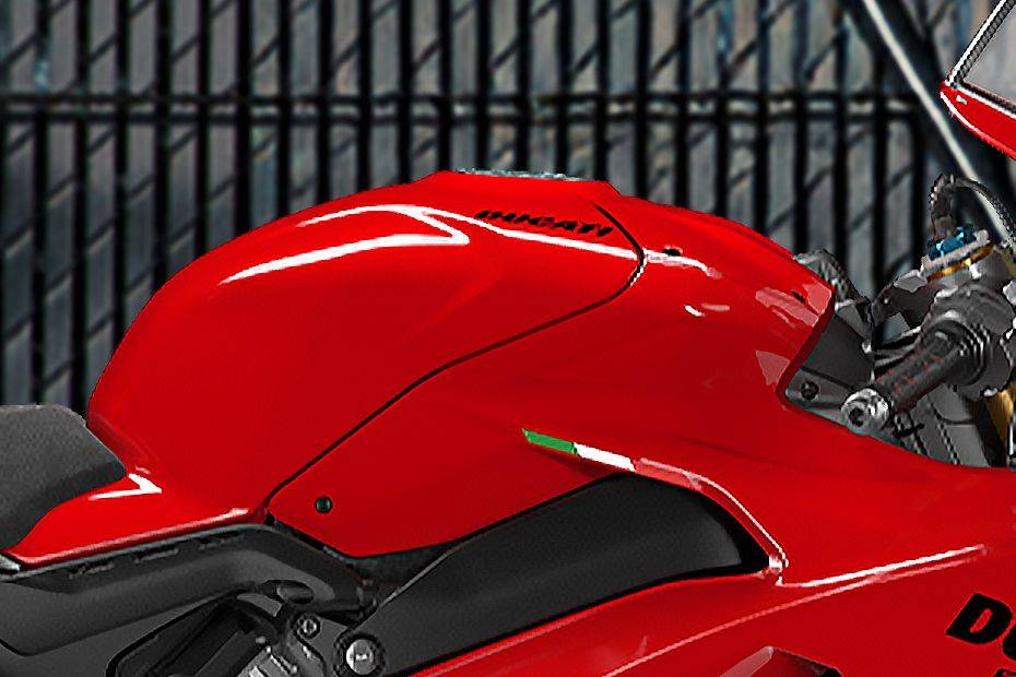 Fuel tank of Panigale V4