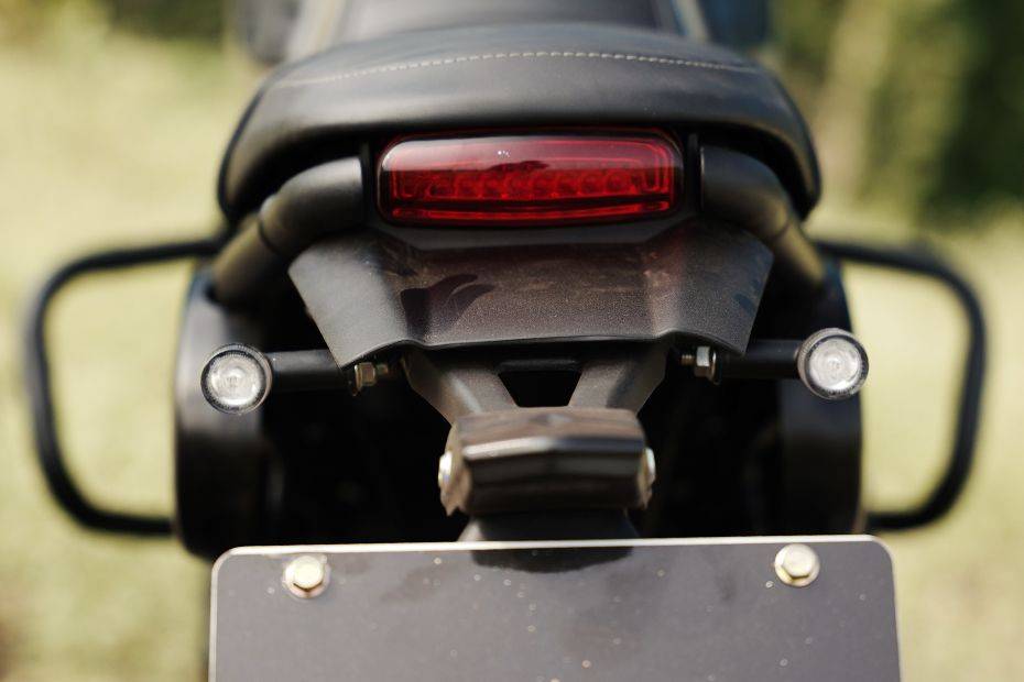 Rear Indicator View of Crossfire 500