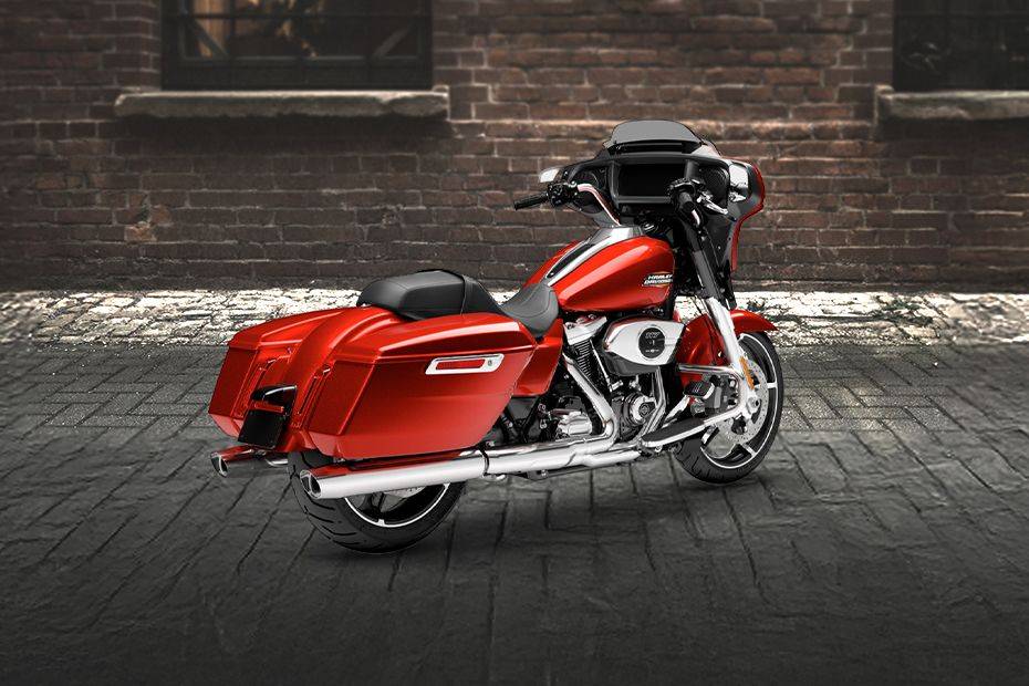 Rear Right View of Street Glide