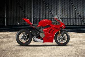 Right Side View of Panigale V4