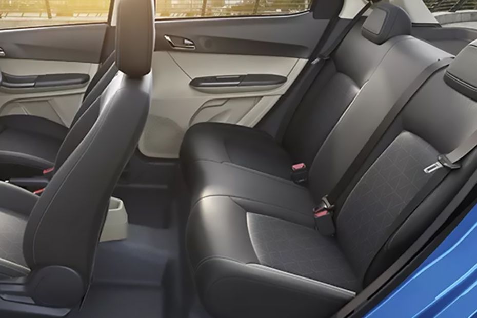 Rear interior from right side door Image of Tiago