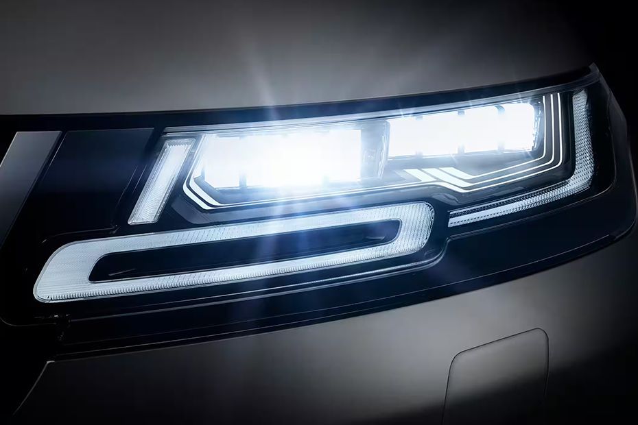 Headlamp Image of Range Rover Evoque