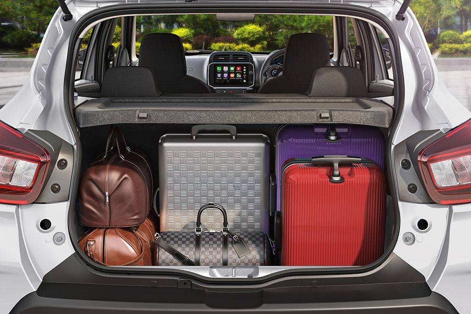 Boot with standard luggage Image of KWID