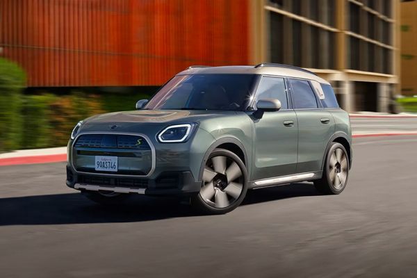 Front 1/4 left Image of Countryman Electric