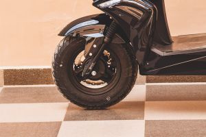Front Tyre View of Zaeden