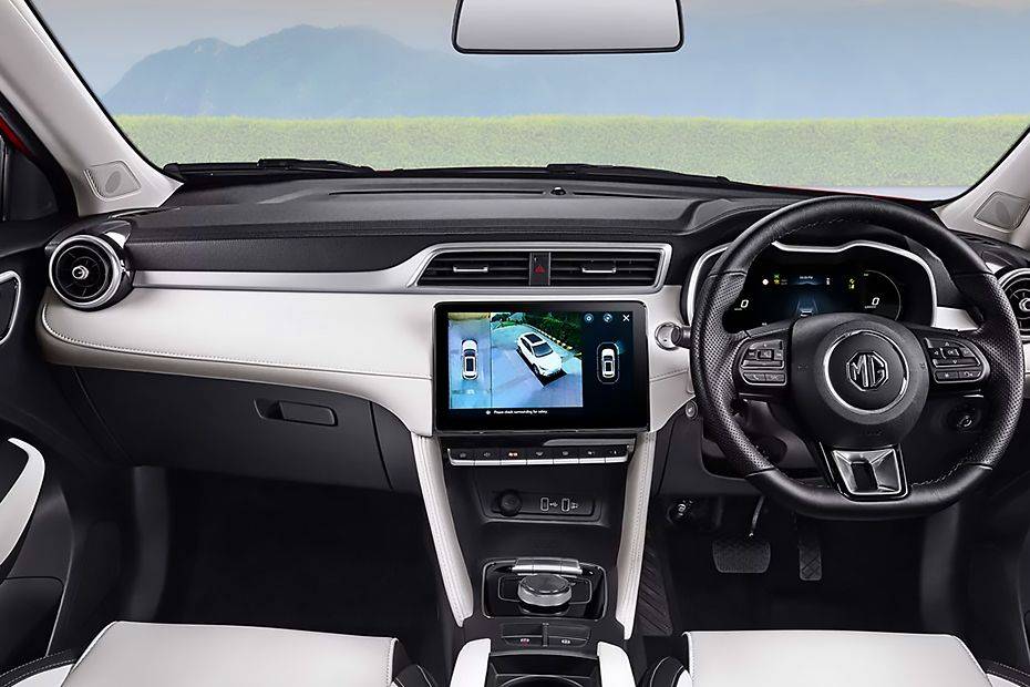 Full dashboard center Image of ZS EV