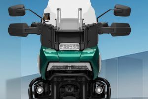 Head Light of Pan America 1250