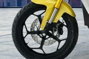 Front Brake View of Delta E5
