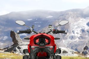 Handle Bar View of Streetfighter V4