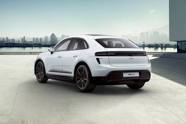 Rear 3/4 left Image of Macan EV