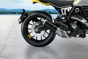 Rear Tyre View of Scrambler 800