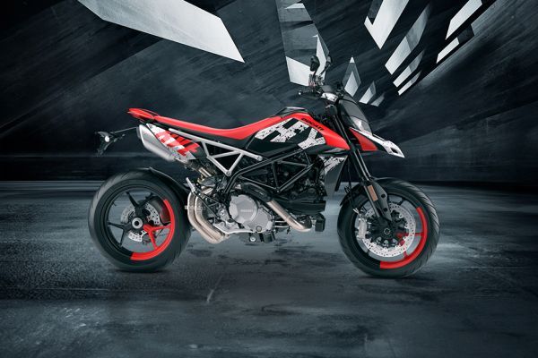 Right Side View of Hypermotard 950