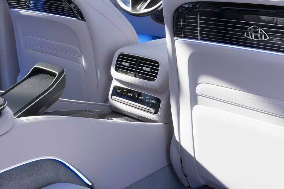 Rear ac controls Image of Maybach GLS