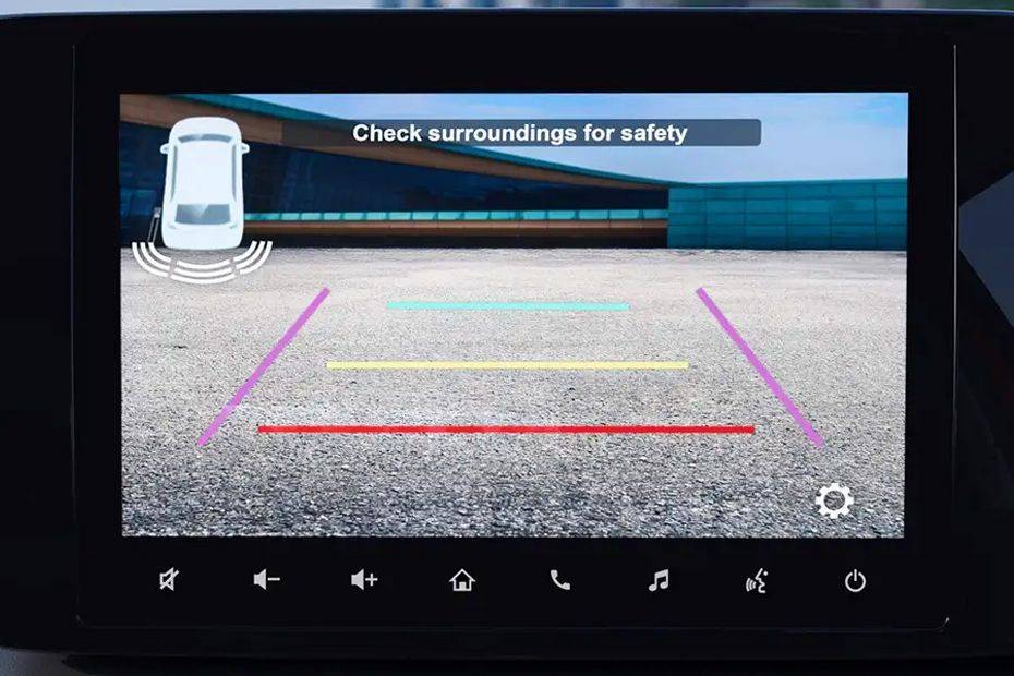 Rear view camera/parking sensor view Image of Swift