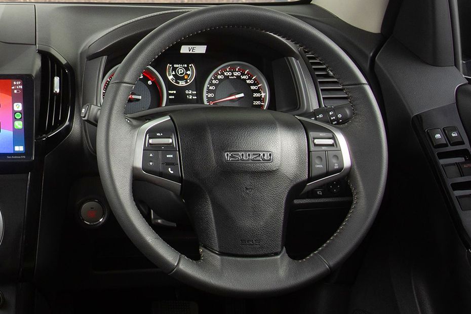 Steering close up Image of V-Cross