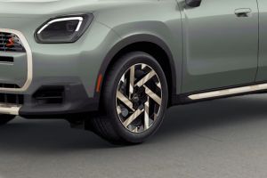 Wheel arch Image of Cooper Countryman S