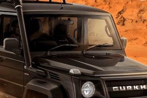 Wiper with full windshield Image of Gurkha 5 Door
