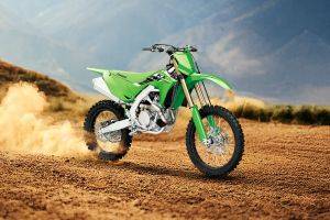 Front Right View of KX 450