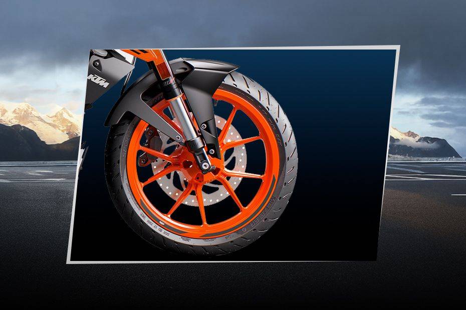 Front Tyre View of 1390 Super Duke R