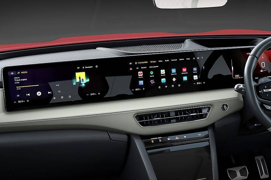 Infotainment System Main Menu Image of 9e