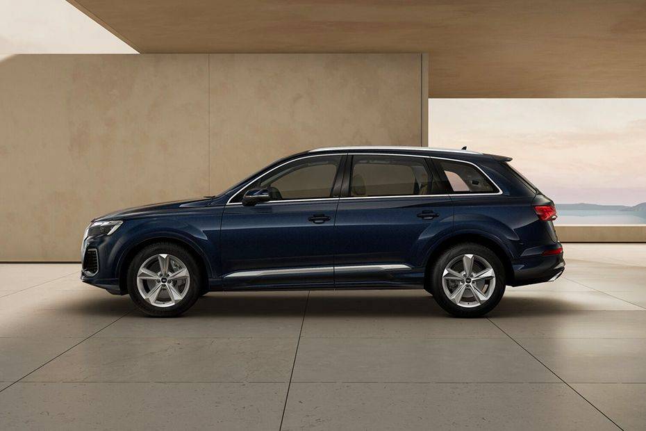 Side view Image of Q7