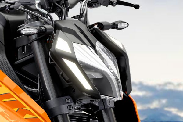 KTM 250 Duke Price - Images, Colours & Reviews