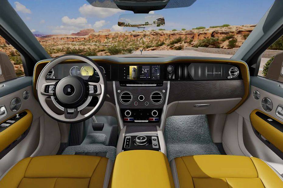 Full dashboard center Image of Cullinan