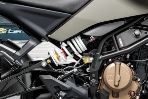 Rear Suspension View of Svartpilen 401