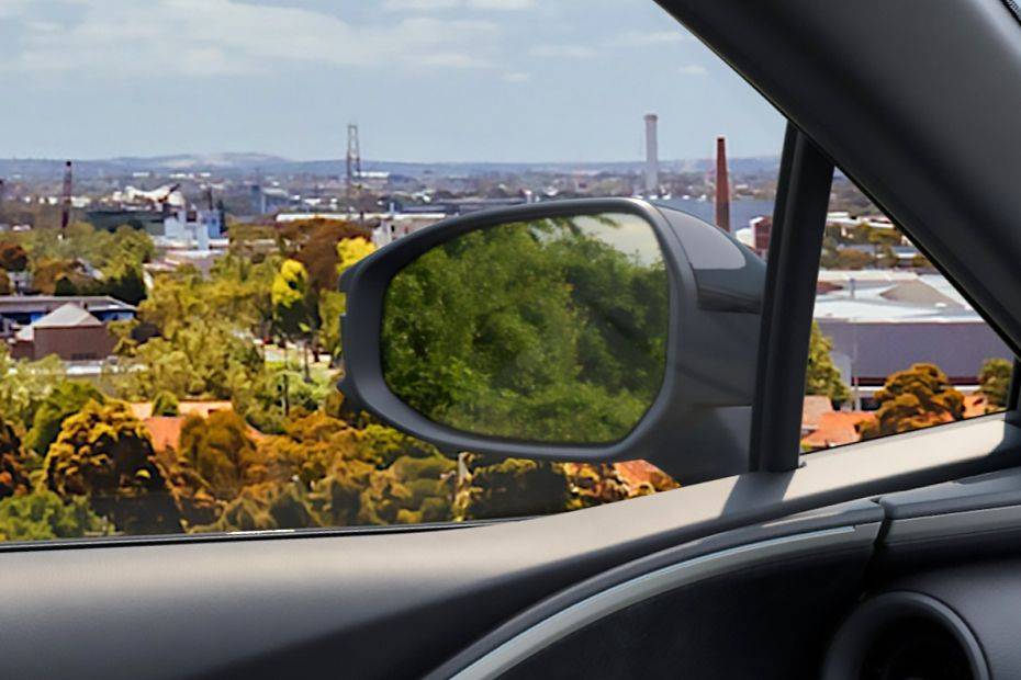 Side mirror rear angle Image of C-HR