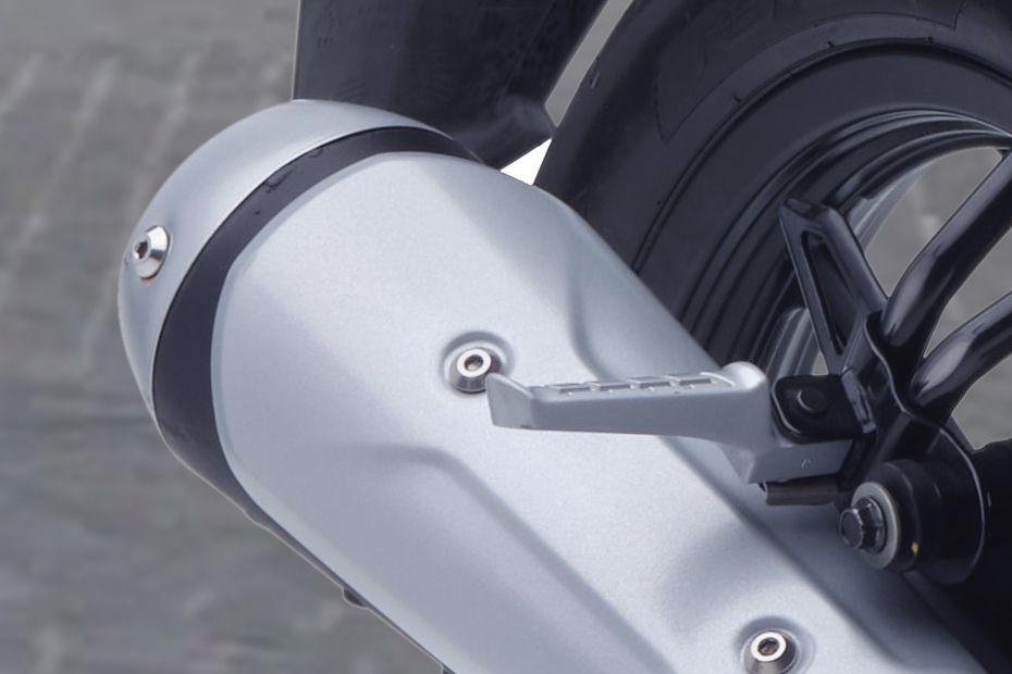 Exhaust View of Raider