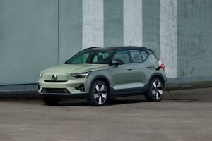 Front 1/4 left Image of XC40 Recharge